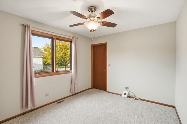 Building Photo - 9312 S 77th Ct