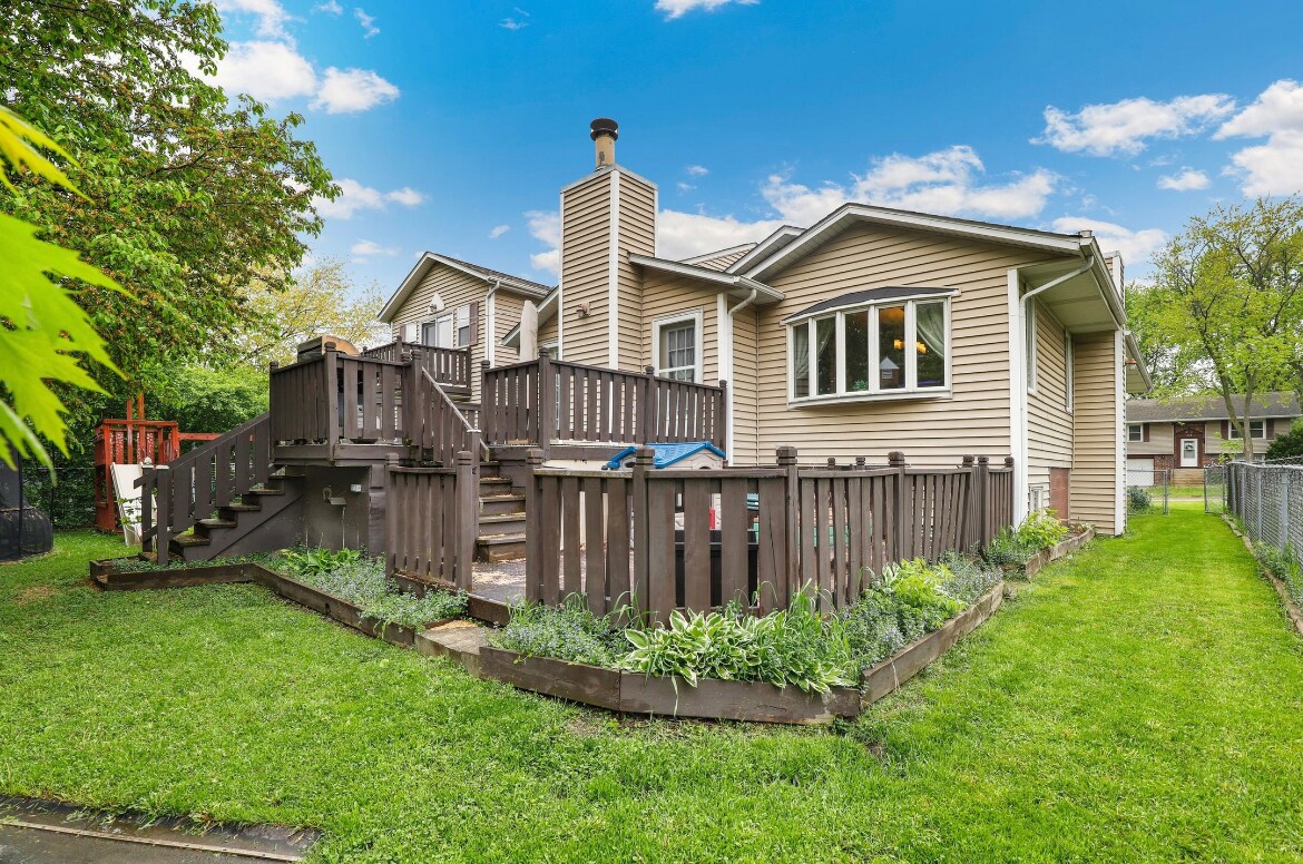 Lower Deck - 511 Krause Ave