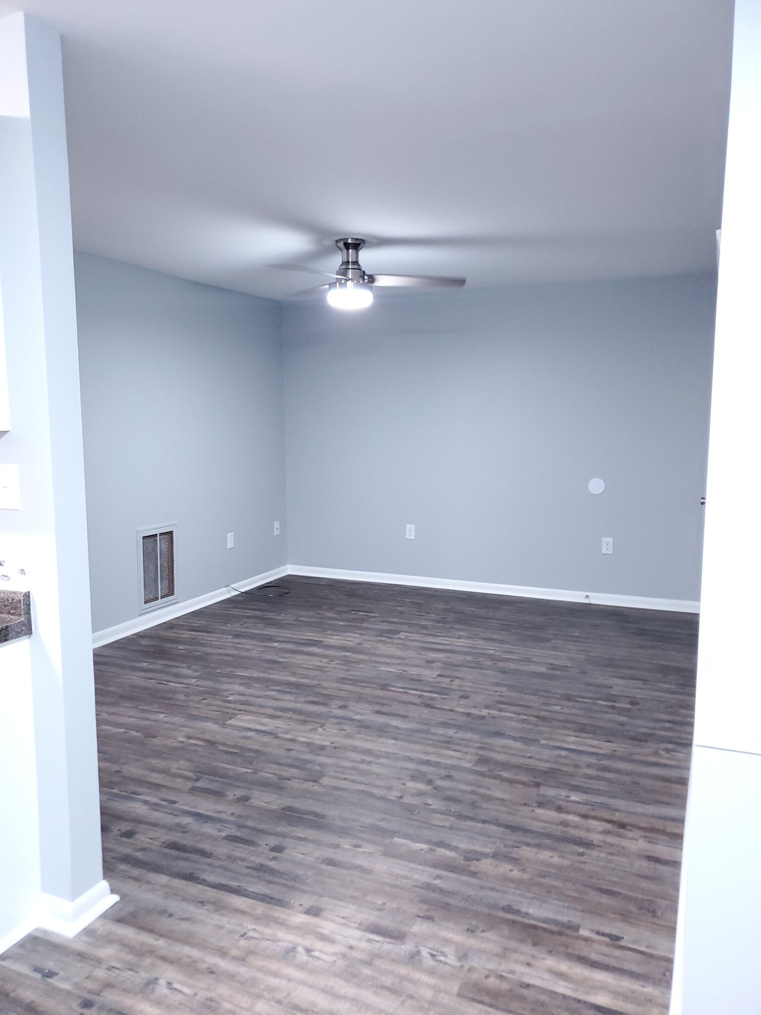 Living room - 3309 Bridges St