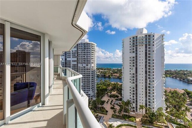 Building Photo - 21055 Yacht Club Dr