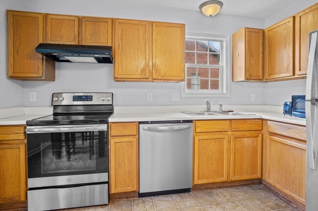 Building Photo - 3bed/2bath Located Right on Campbells Campus!