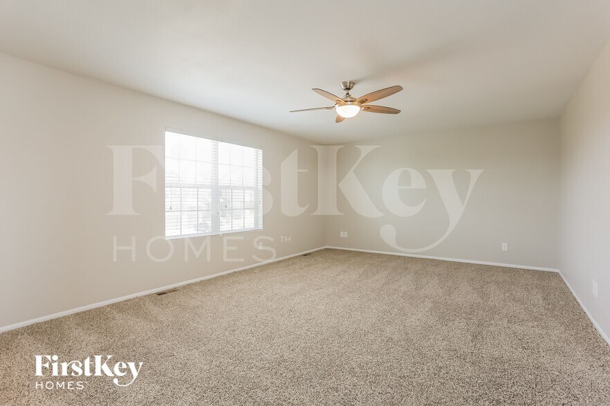 Building Photo - 6463 N Ensenada Ct