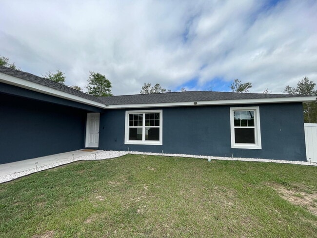 Building Photo - **Beautiful 3 Bd 2 Bath!! AVAILABLE AFTER JUNE 15TH**