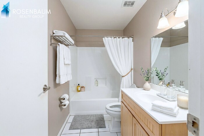 Building Photo - 452 E 9th Ave