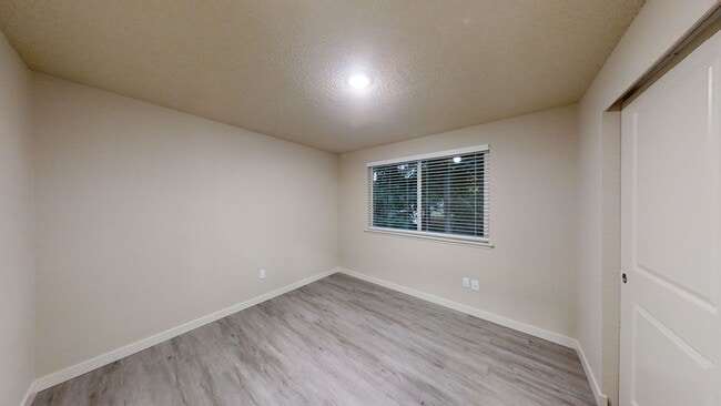 Building Photo - 1510-1512 151ST ST Ct S