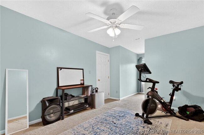 Building Photo - 427 Newburgh Dr