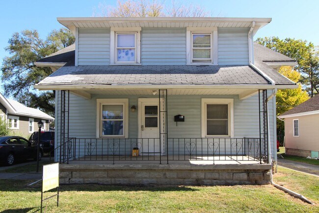 Primary Photo - 210 S Nichols Ave