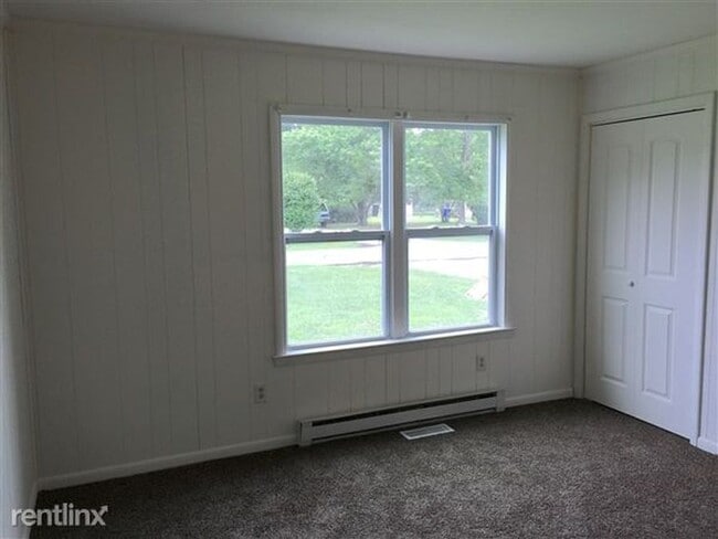 Building Photo - 1405 Arbutus Dr