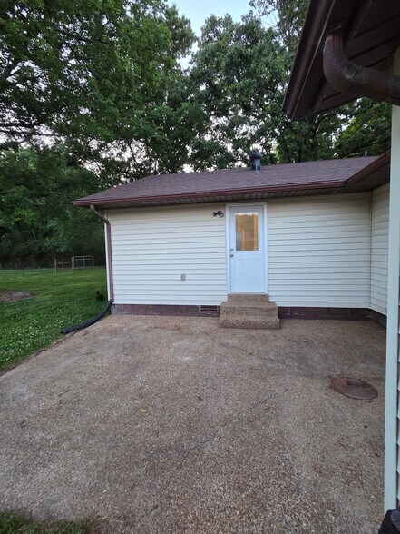 Building Photo - 515 Lillard Rd