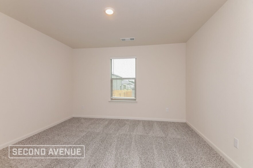 Building Photo - 841 Serena Dr