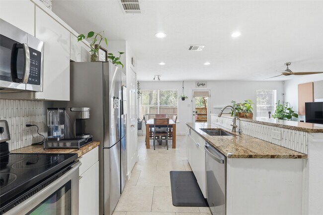 Building Photo - 151 Anise Tree Pl