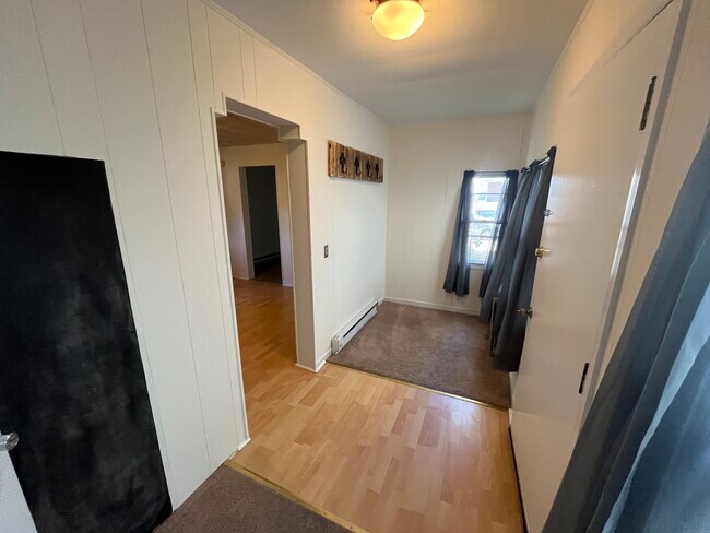 Building Photo - 420 Porter St