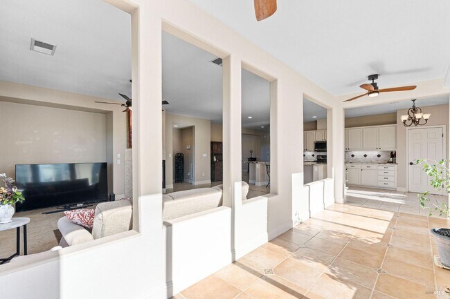 Building Photo - 351 Spyglass Dr