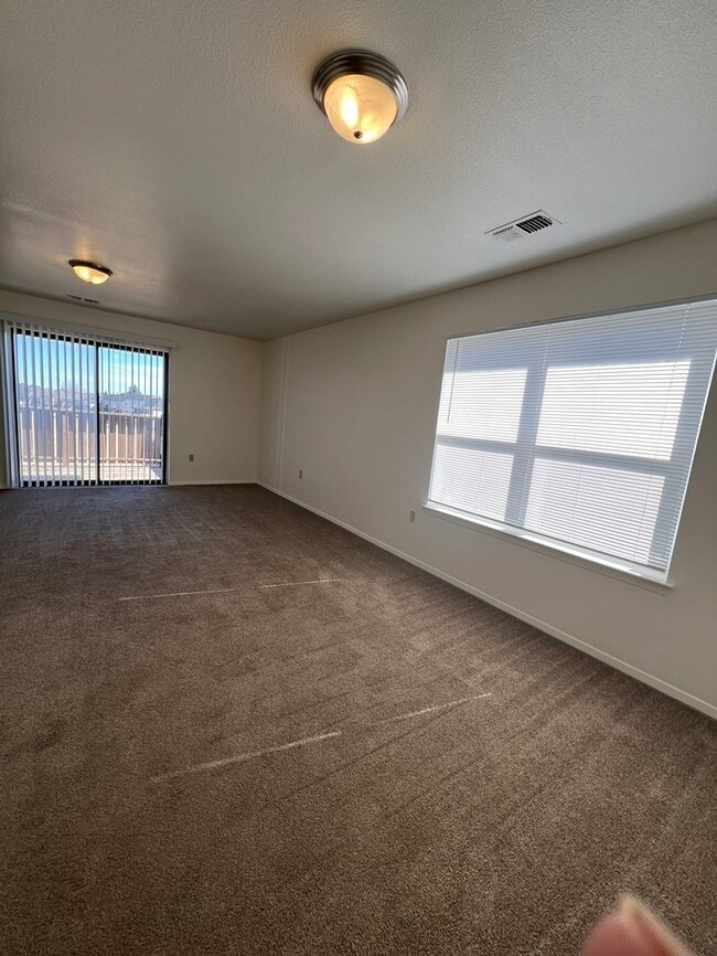 Building Photo - 1387 Dakota Dr