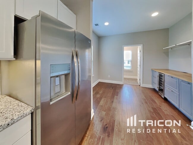 Building Photo - 271 Cloverbrook Way