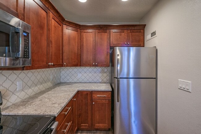 Building Photo - Fully Remodeled Townhome in the Heart of D...