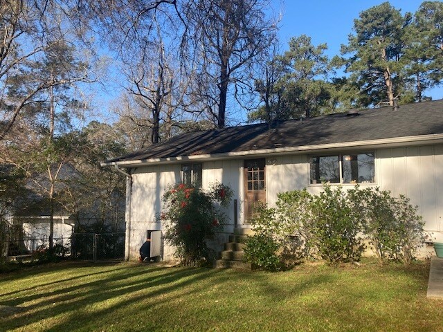 Building Photo - 629 Forest Lake Dr N