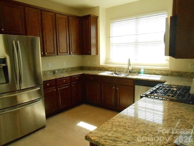 Building Photo - 115 Leyton Loop