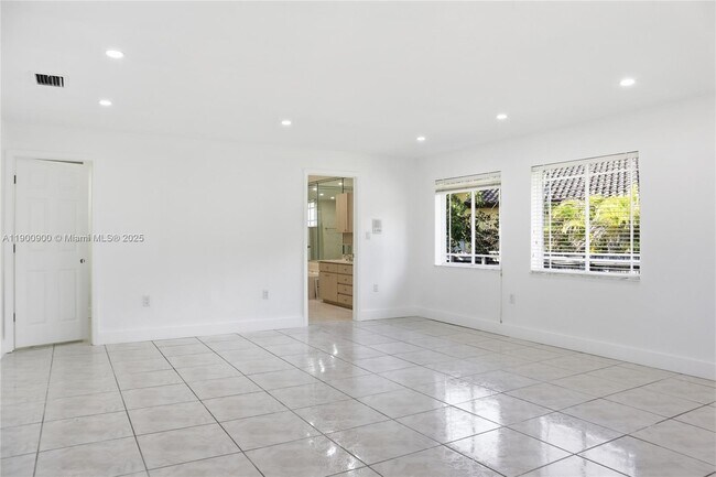 Building Photo - 19851 SW 79th Ave