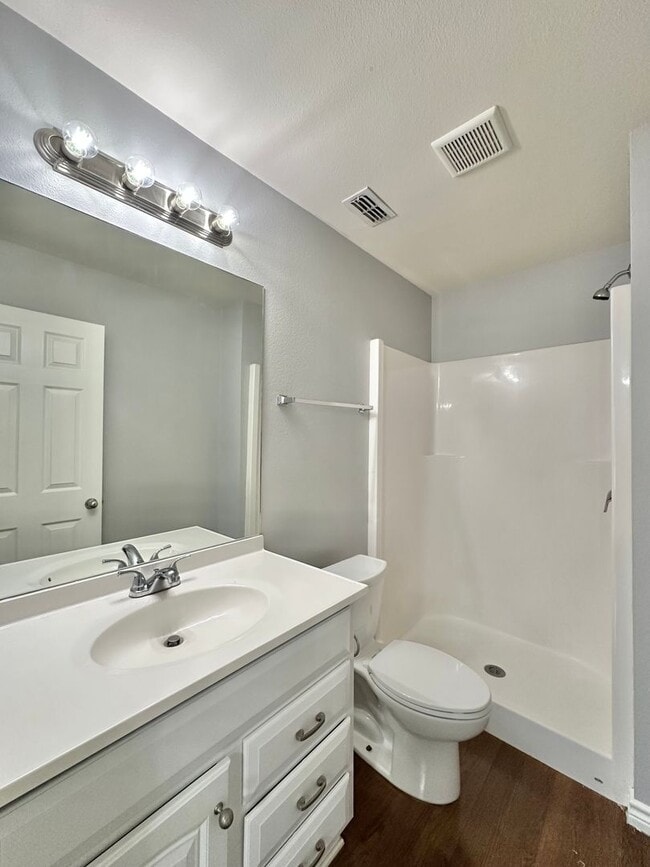 Building Photo - 3 Bedroom 2 Bath Duplex at Mansion Creek in Tyler! 1/2 off first full months rent