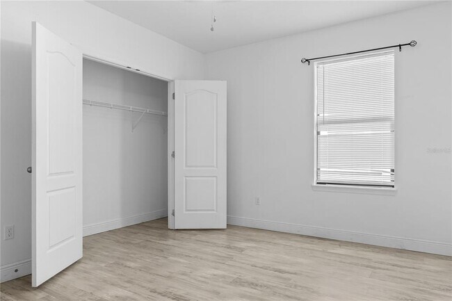 Building Photo - 2926 Siesta View Dr