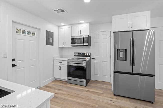 Building Photo - 1855 Danford St