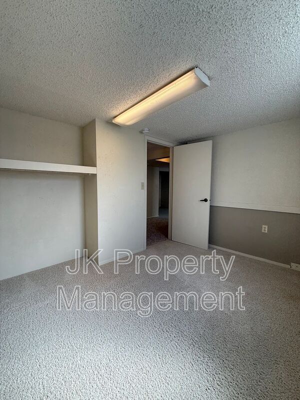 Building Photo - 2716 Central Ave