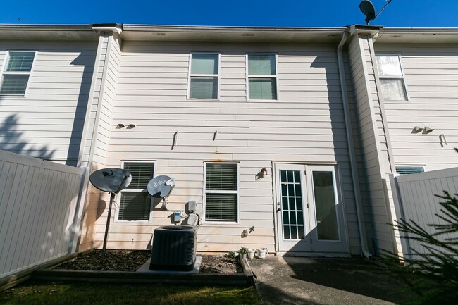 Building Photo - 117 Stonebridge Crossing