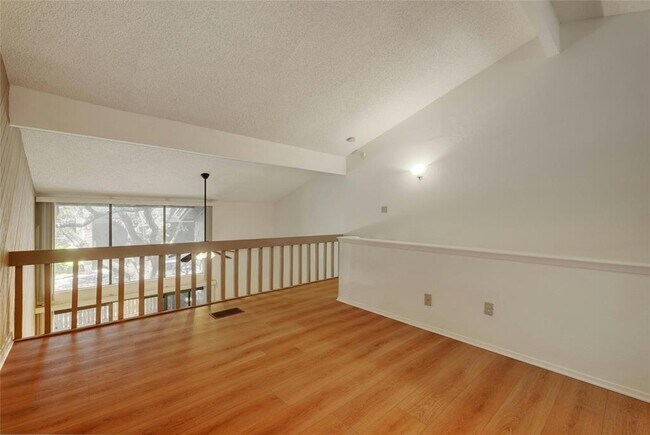 Building Photo - 7122 Wood Hollow Dr