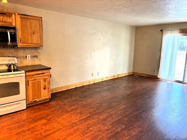 Building Photo - Long Term Rental- Dillon Valley East Y104
