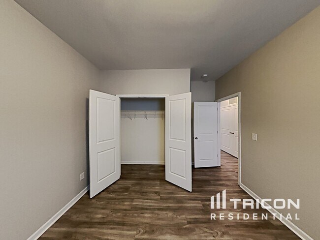 Building Photo - 909 Wild Lilac Ct