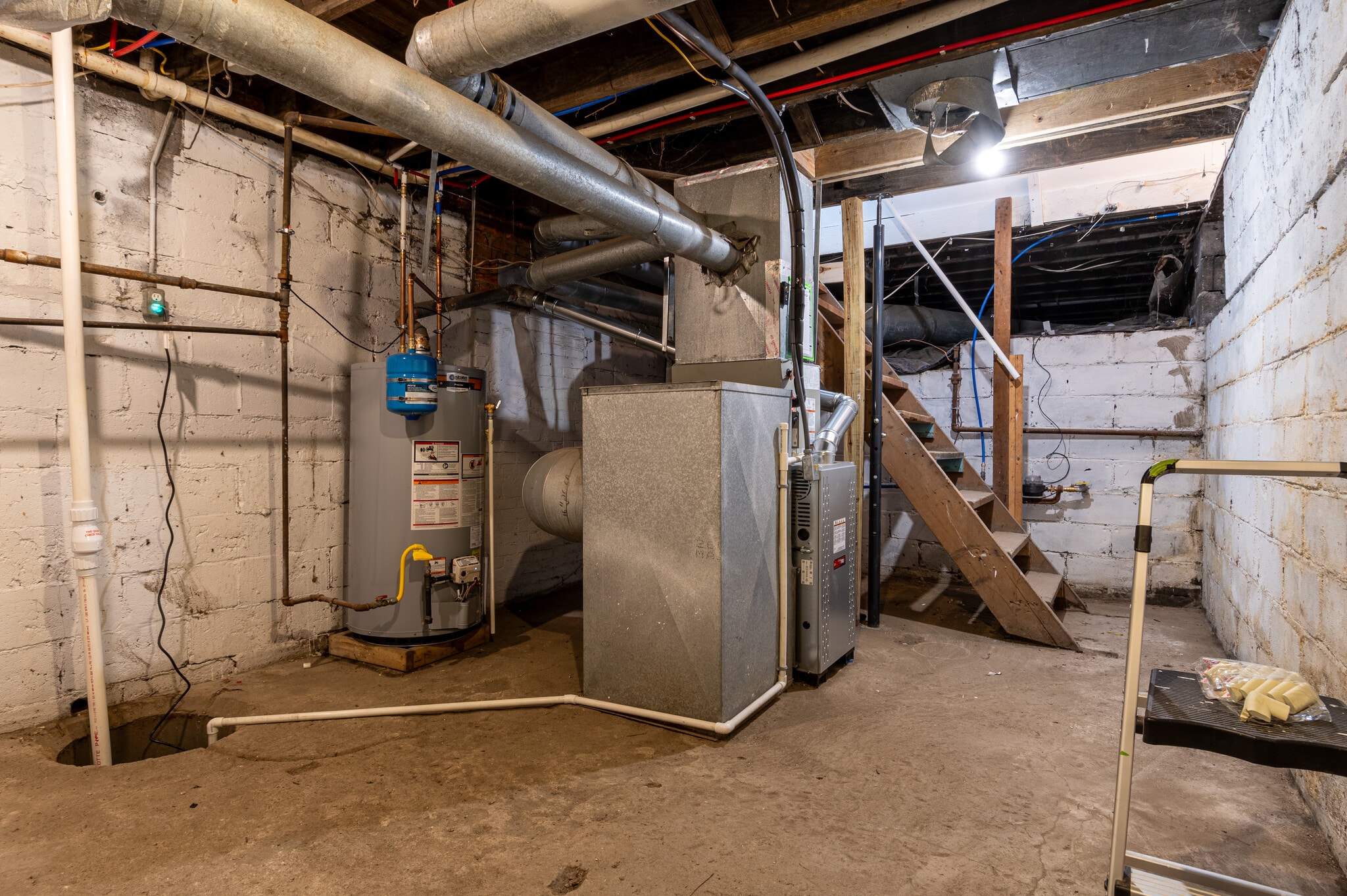 Building Photo - 408 E Beecher St