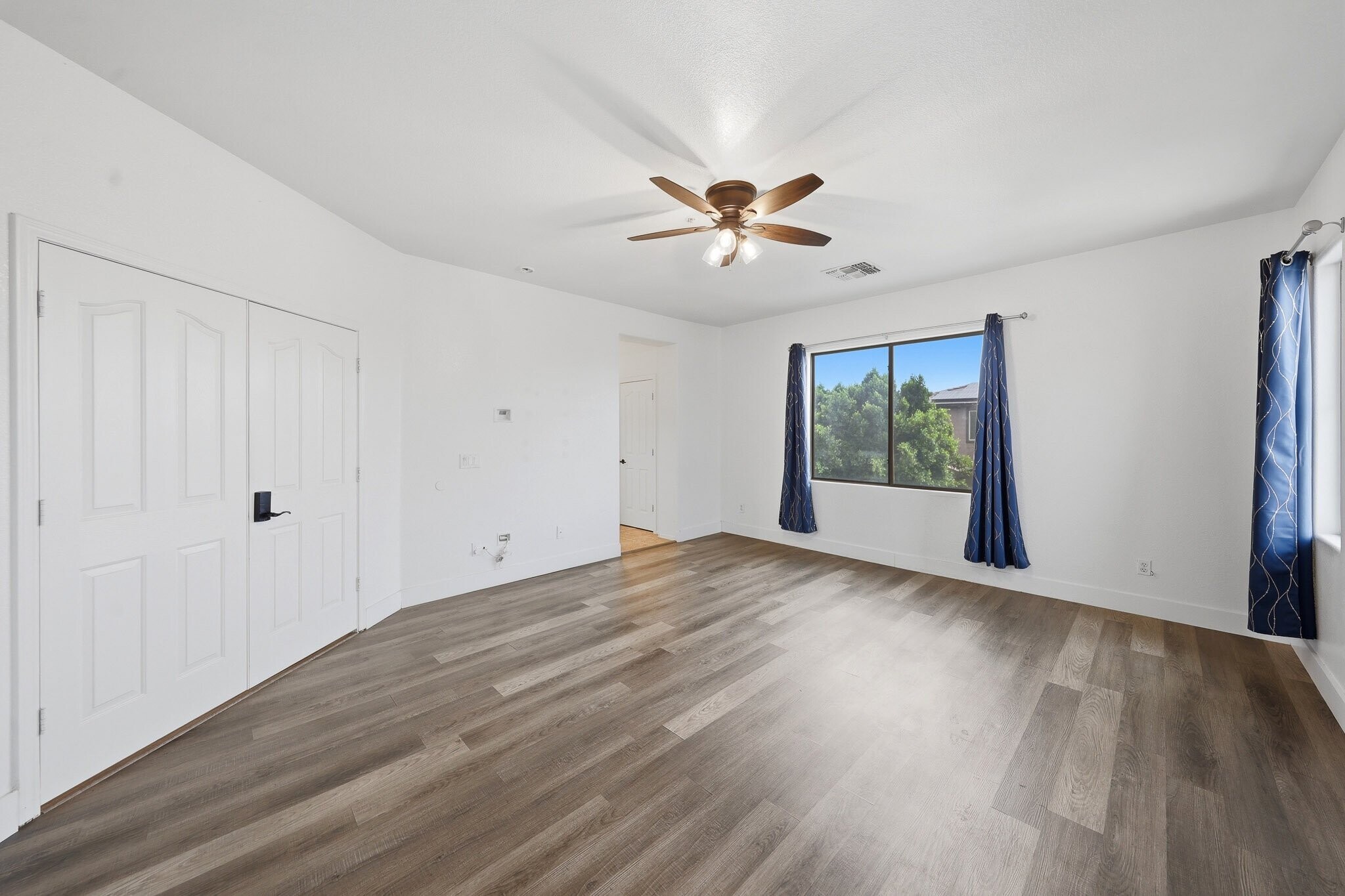 Building Photo - 12175 W Chase Ln