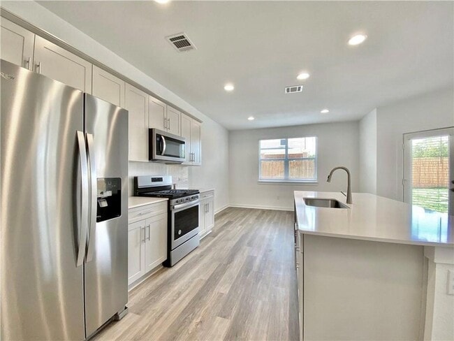 Building Photo - 1825 Bonham Ln