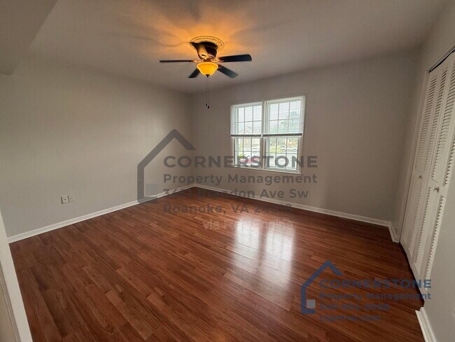 Building Photo - 6503 Carefree Ln