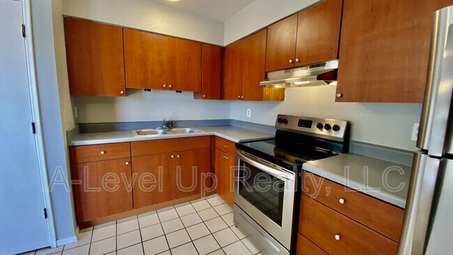 Building Photo - 1501 N Riverview Blvd