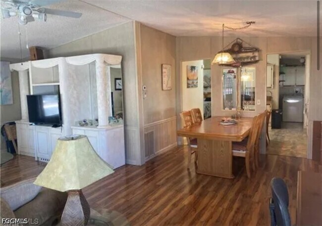 Building Photo - 571 Sunrise Ln