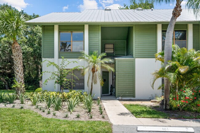 Building Photo - 5280 SE Seascape Way