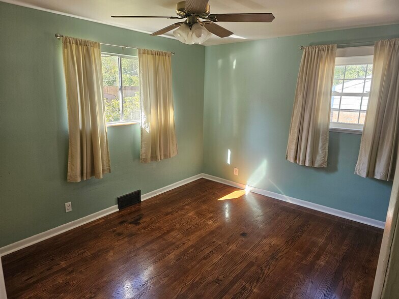 Building Photo - 3636 Reavis Barracks Rd