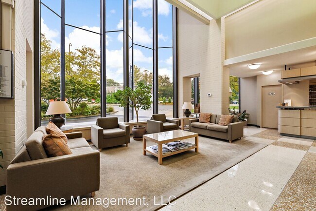 Building Photo - 1 br, 1 bath House - 4242 East West Hwy #914