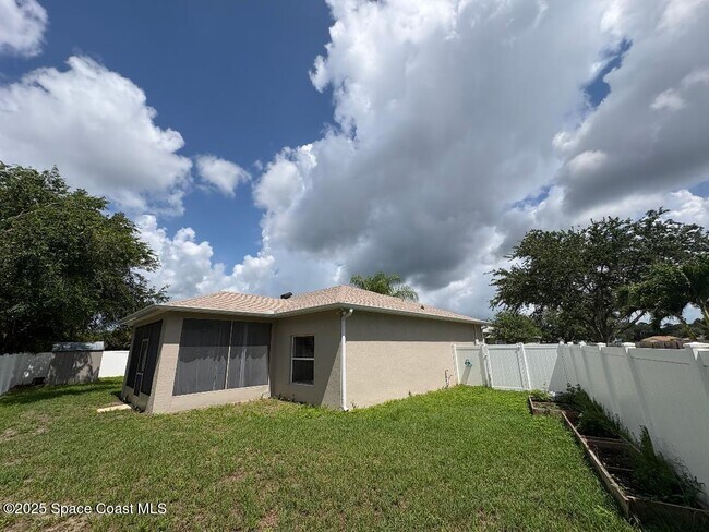 Building Photo - 7585 Fringe Pl