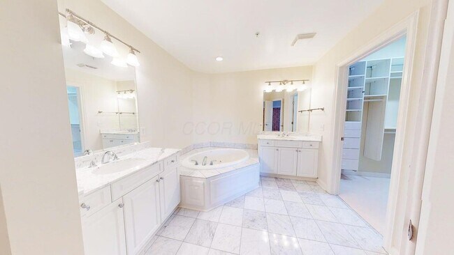 Building Photo - 5745 Newbank Cir