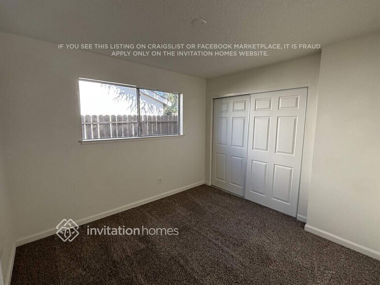 Building Photo - 10720 Paiute Way