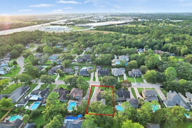 Building Photo - 702 Olde Oaks Dr