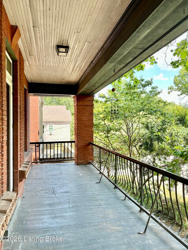 Building Photo - 1402 S 6th St