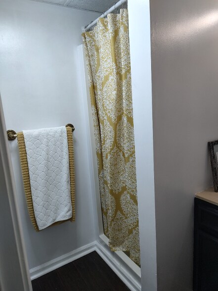 Building Photo - 5204 Roman Dr