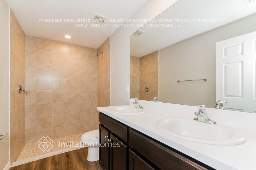 Building Photo - 810 Merrimac St SE