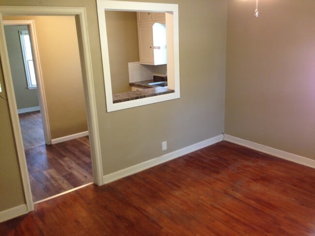 Building Photo - 345 Ramsey St