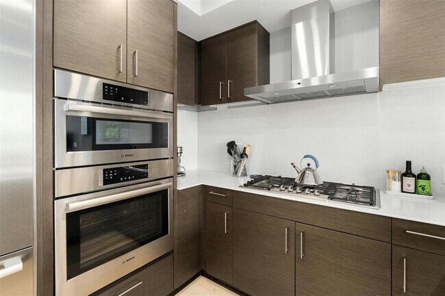 Building Photo - 301 West Ave