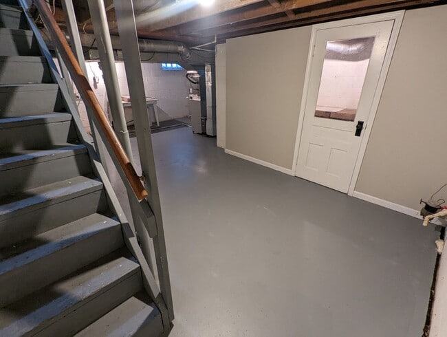 Building Photo - 3 Bedroom 1 Bathroom Single Family Home, West Columbus